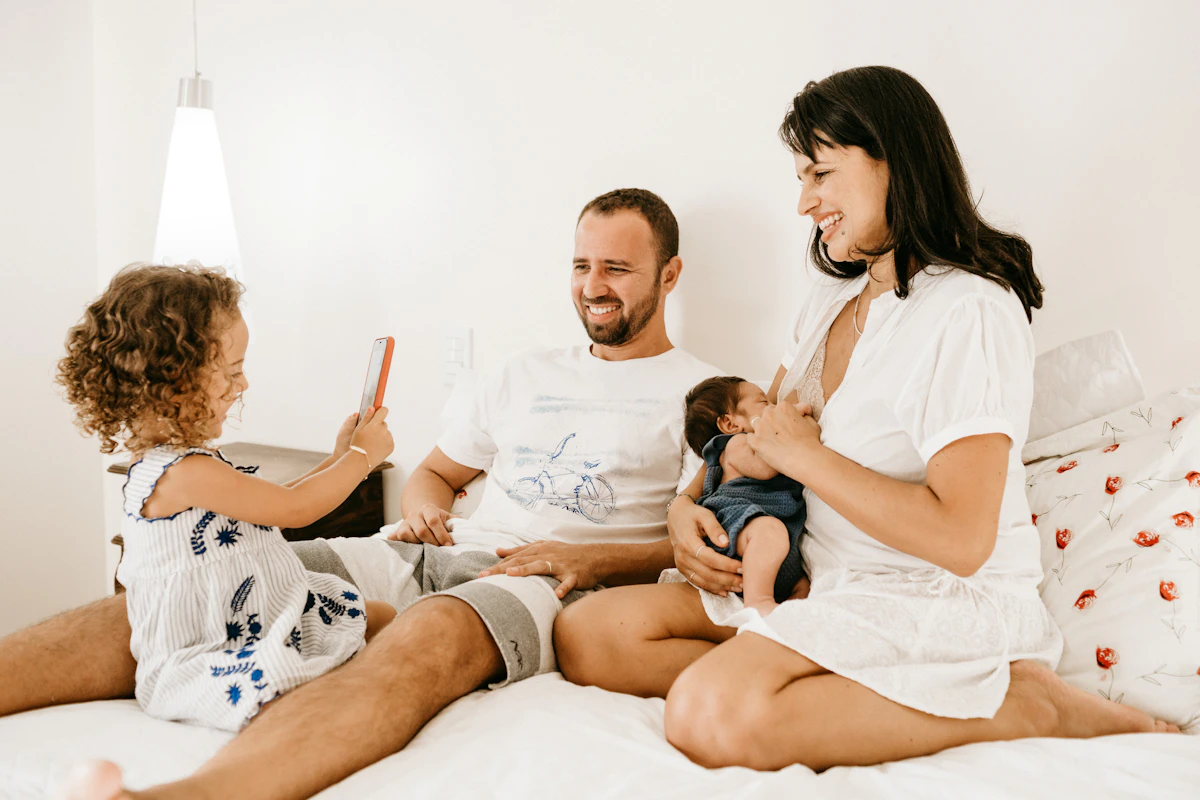 Família feliz em casa